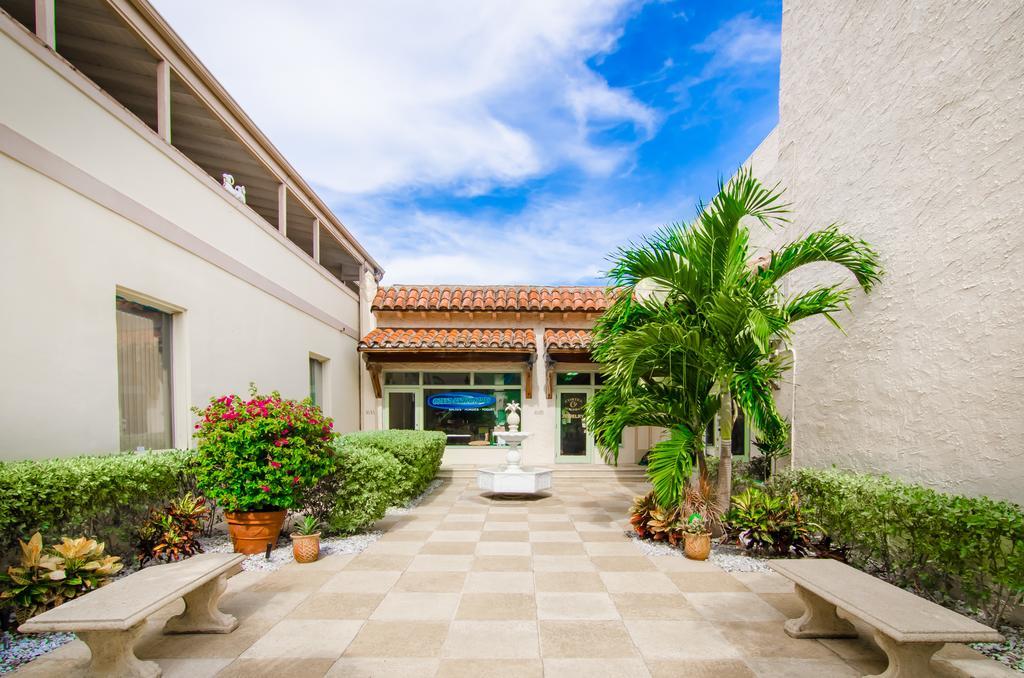 Palm Beach Historic Inn Exterior photo